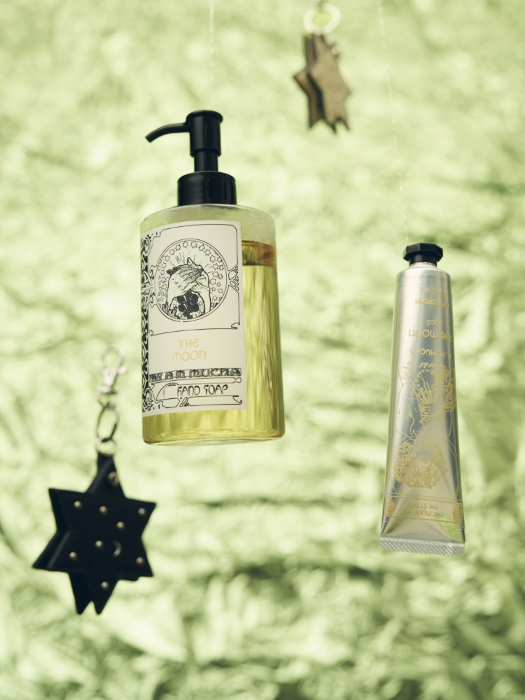 Fragrance hand soapN Rich hand cream Studded star charm 商品イメージ
