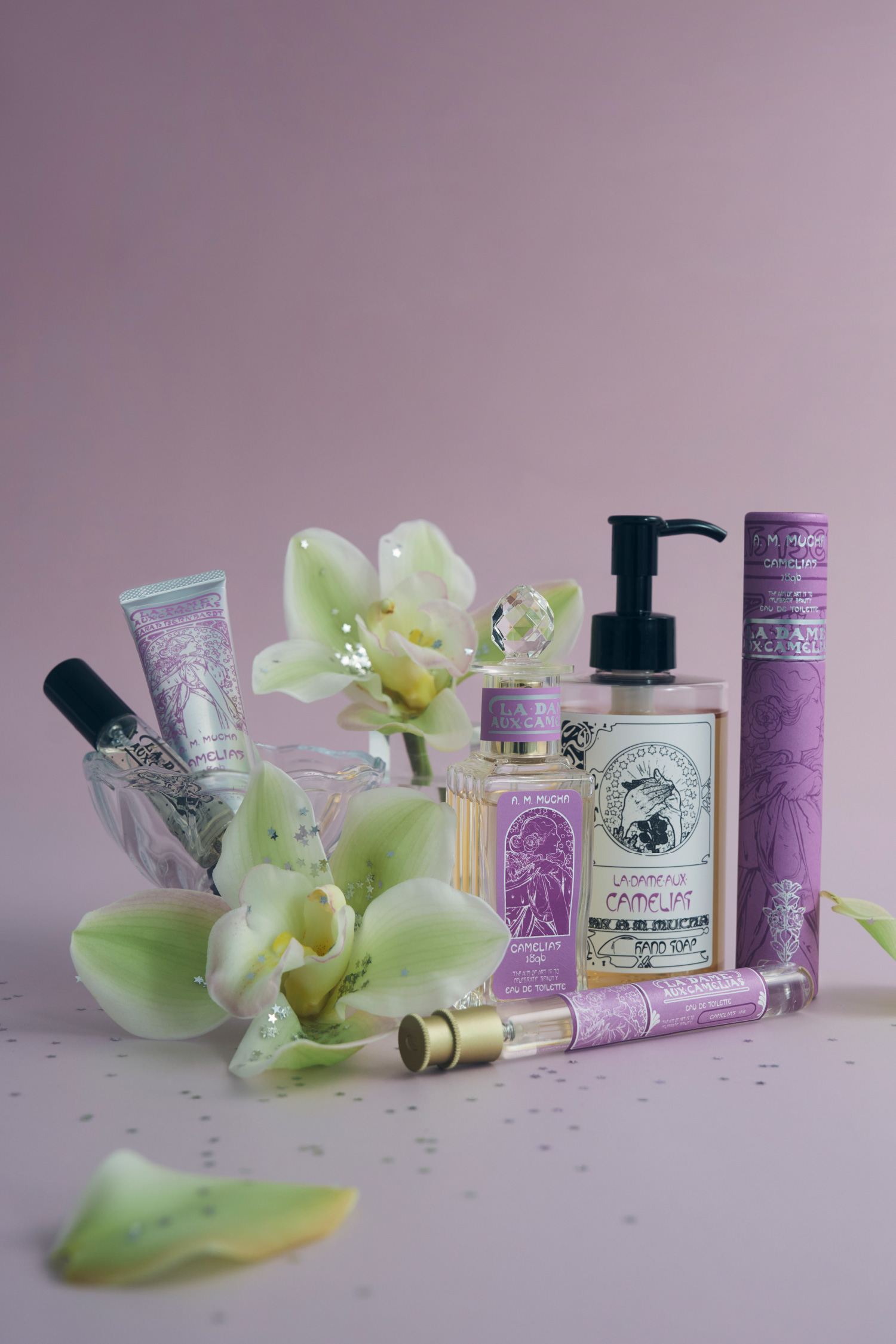 オードトワレ８ｍｌ　カメリア１８９６、オードトワレ１３ｍｌ　カメリア１８９６、オードトワレ４０ｍｌ　カメリア１８９６、フレグランスハンドソープカメリア、リッチハンドクリーム　カメリア商品画像