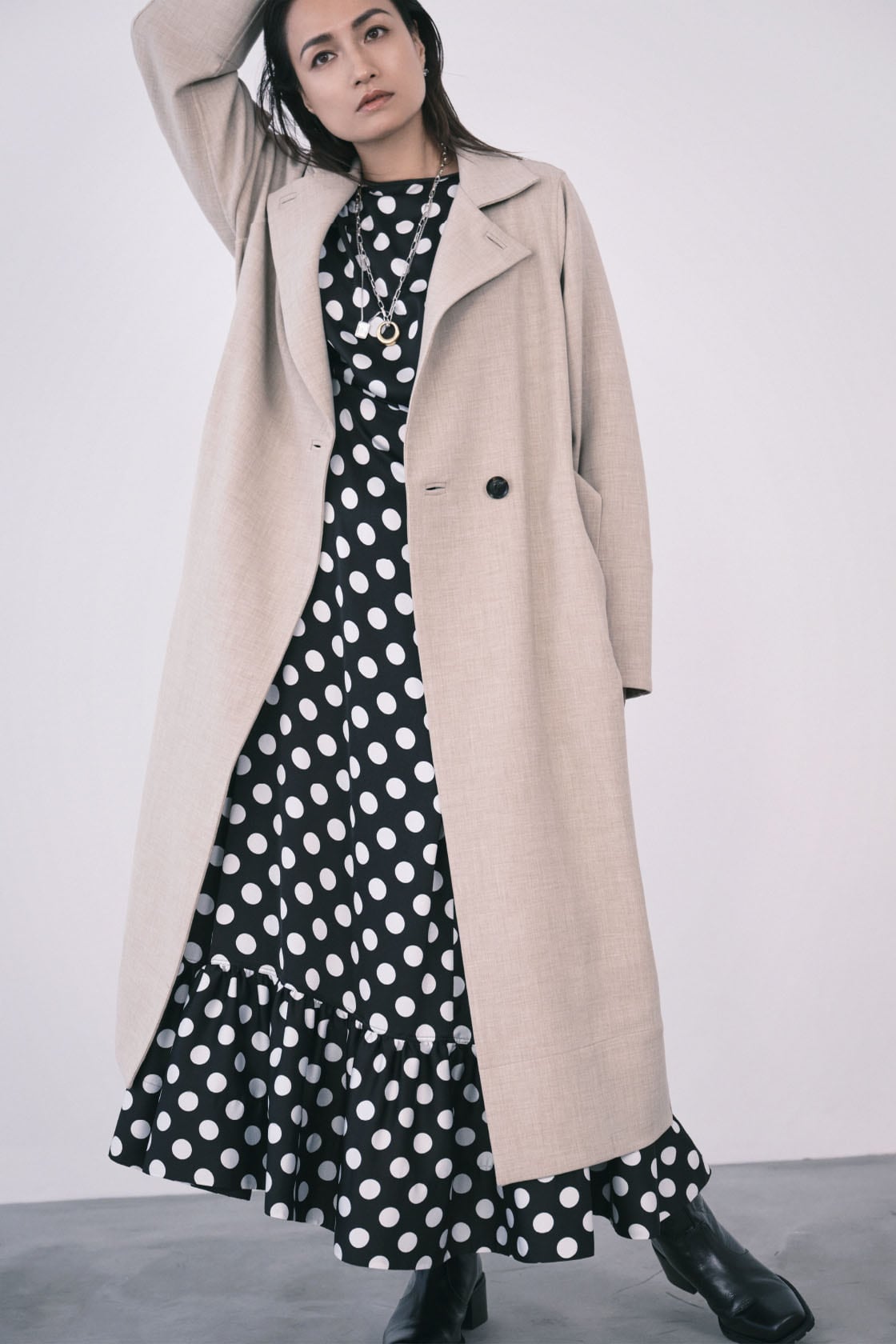 river long coat × dot long dress
